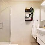 Luxury With Parking Apartment *