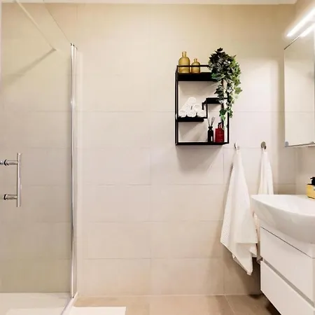 Luxury With Parking Apartment *