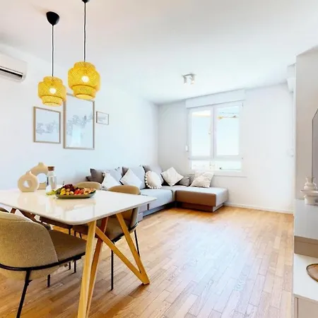 Apartment Luxury With Parking
